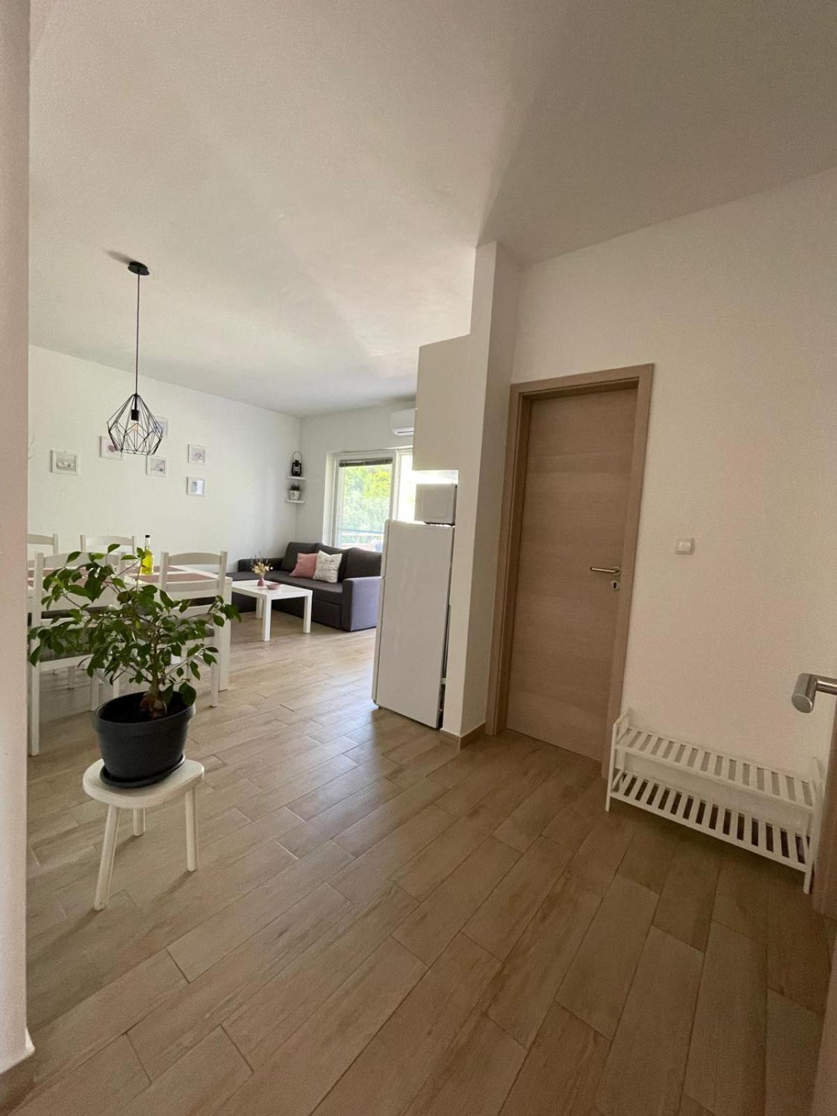 Apartments Nada Бетина Екстер'єр фото