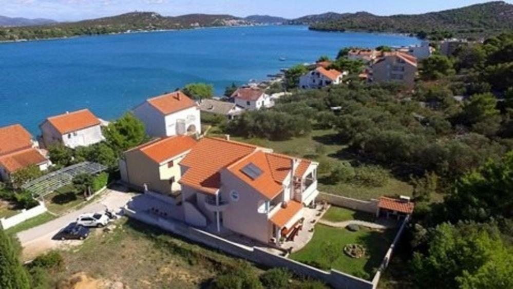 Apartments Nada Бетина Екстер'єр фото